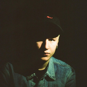 杨钰莹奶头全乳露出
